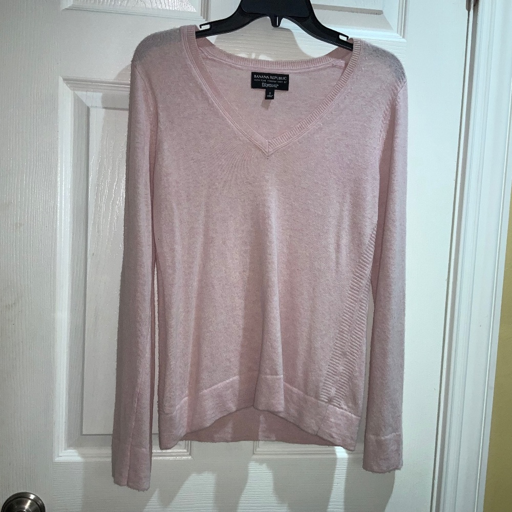 Banana Republic soft pink wool cashmere blend V neck sweater Sz S long sleeve
